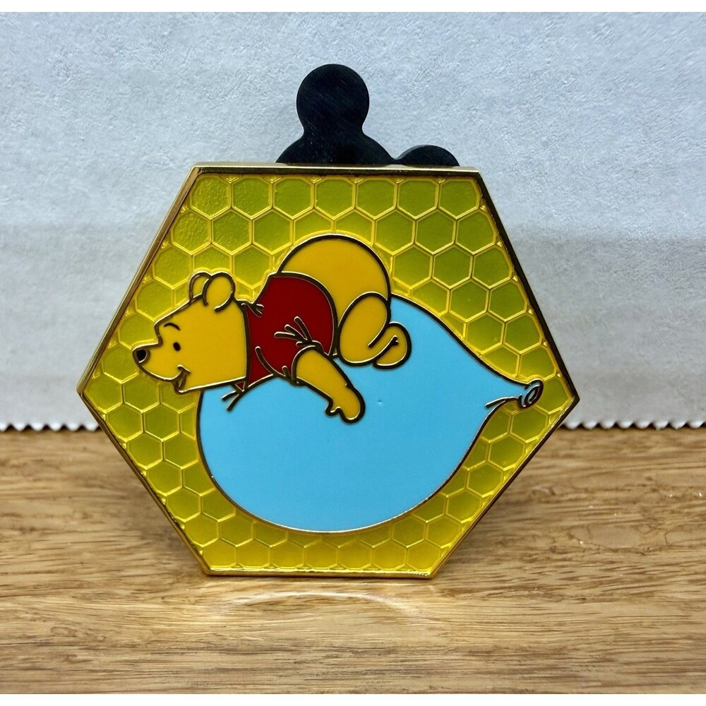Winnie The Pooh 60th Anniversary Mystery Disney “Riding On Blue Balloon” Pin